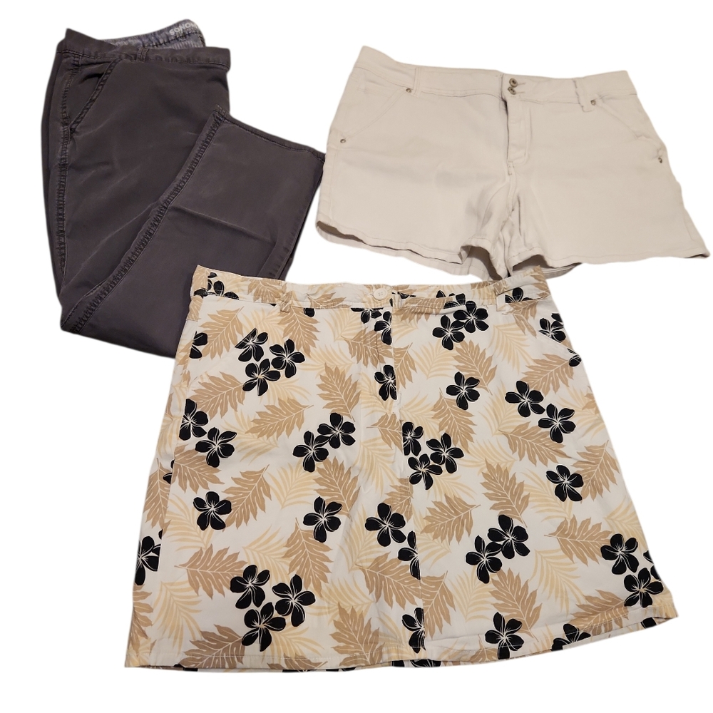 Lot Of 3 - Sonoma Gray Capri Pants / St John's Bay White Shorts/White Stag Skort